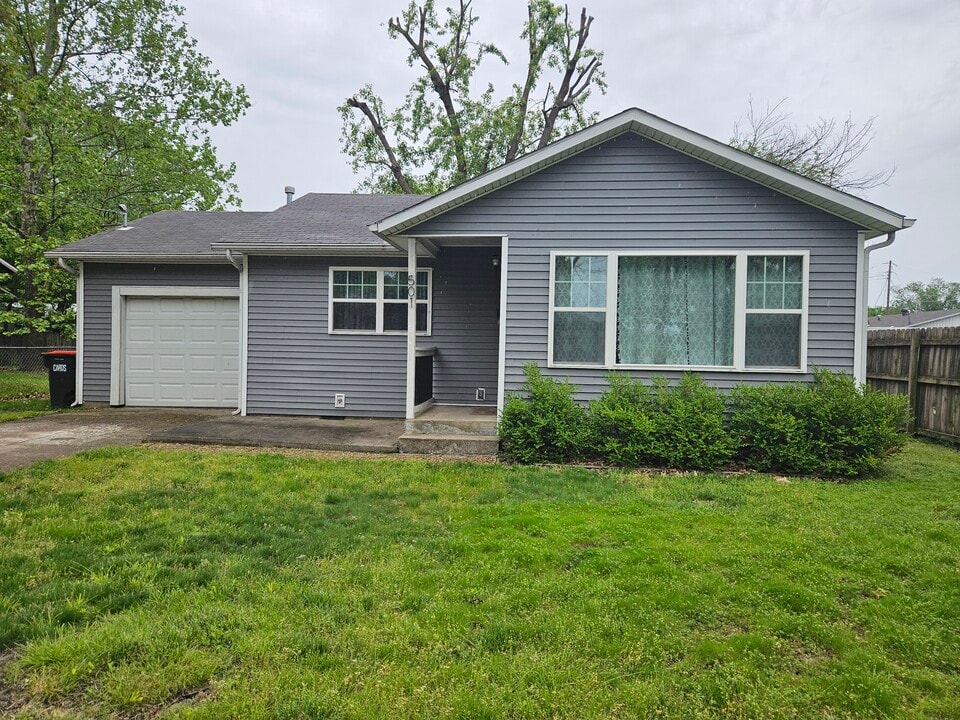501 Sherman St in Springdale, AR - Foto de edificio