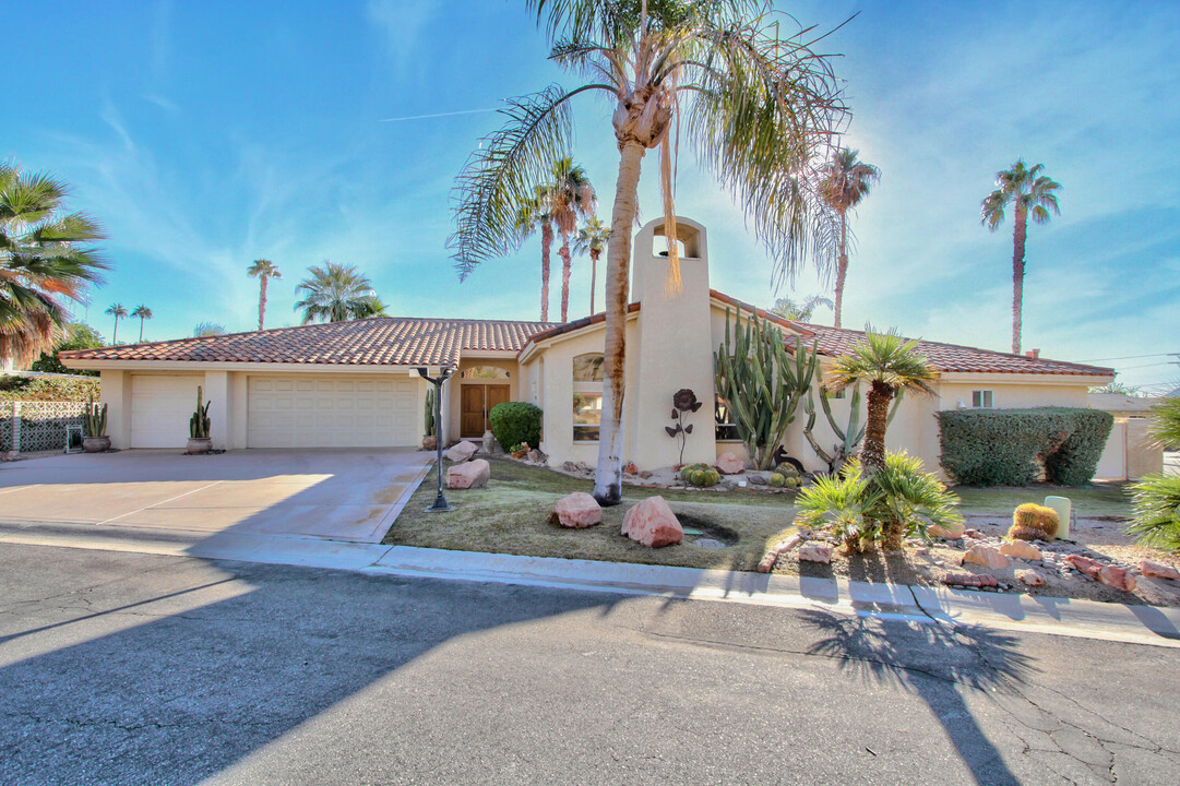 49810 Ave Montero in La Quinta, CA - Building Photo