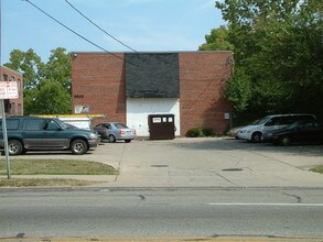 2532 Harrison Ave in Cincinnati, OH - Foto de edificio - Building Photo