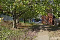 Colonial Oaks Apartments photo'