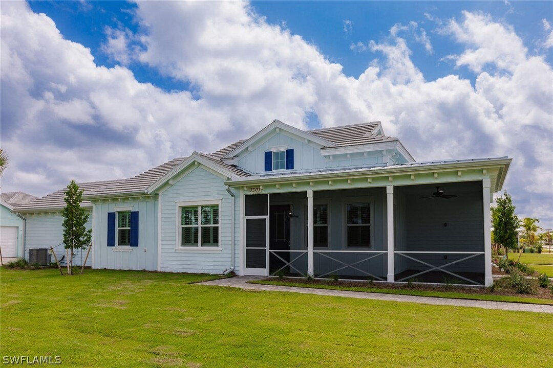 7307 Cayo Coco Ln in Naples, FL - Foto de edificio