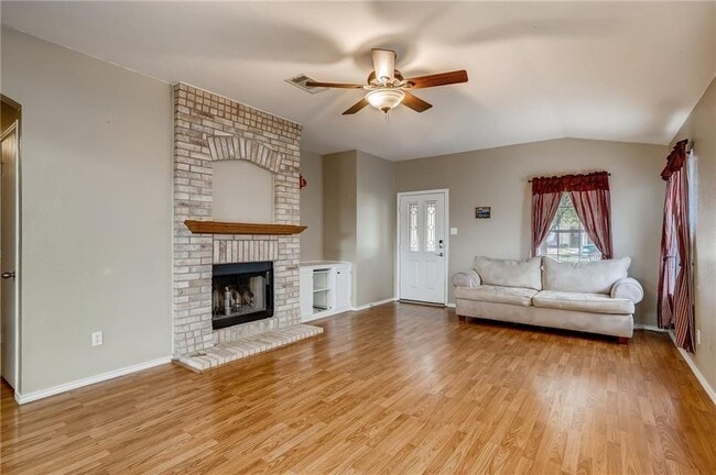 17829 Violet Ln in Elgin, TX - Building Photo - Building Photo