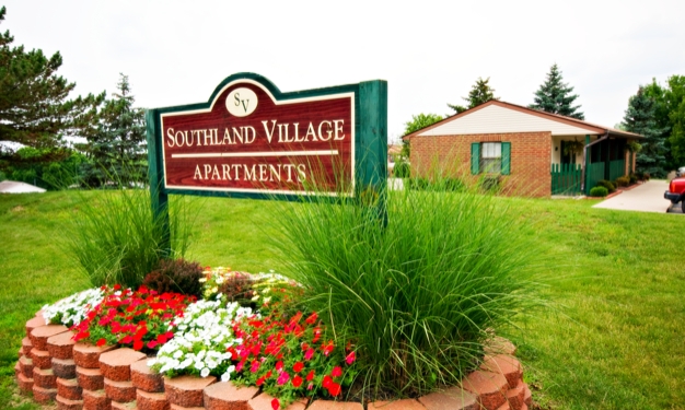 Southland Village in Miamisburg, OH - Building Photo