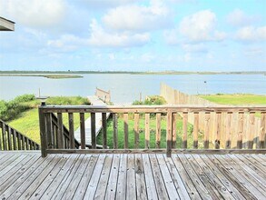 4606 Warren Way in Hitchcock, TX - Building Photo - Building Photo