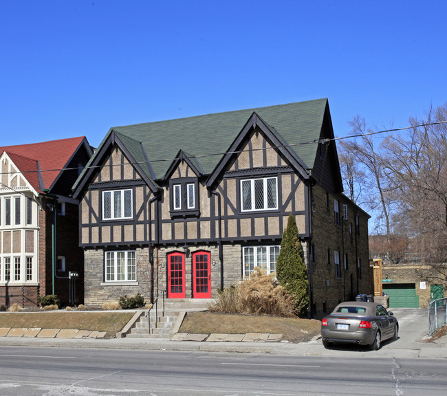 28-30 Lawrence Ave E in Toronto, ON - Building Photo - Primary Photo