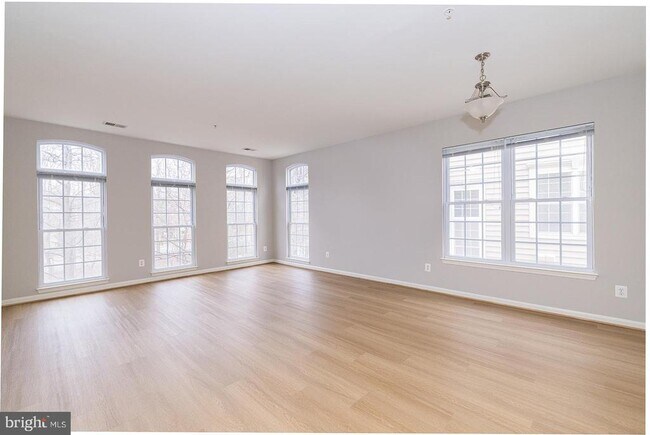 12446 Liberty Bridge Rd in Fairfax, VA - Building Photo - Building Photo