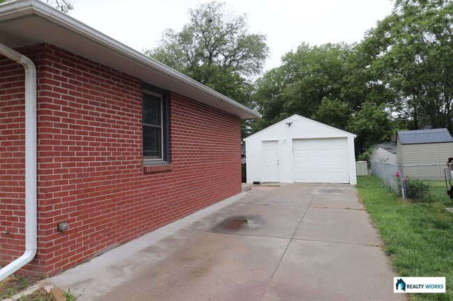 2131 S 57th St in Lincoln, NE - Building Photo - Building Photo
