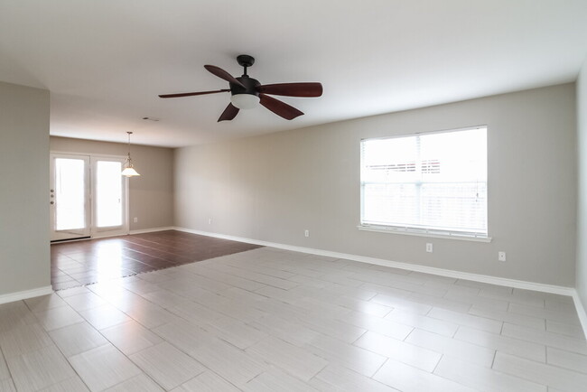 2033 Pine Knot Dr in Forney, TX - Building Photo - Building Photo