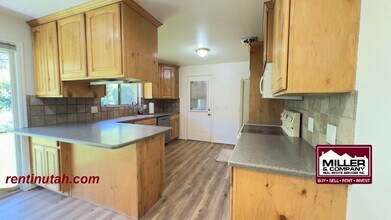 1357 E Milne Ln in Midvale, UT - Foto de edificio - Building Photo