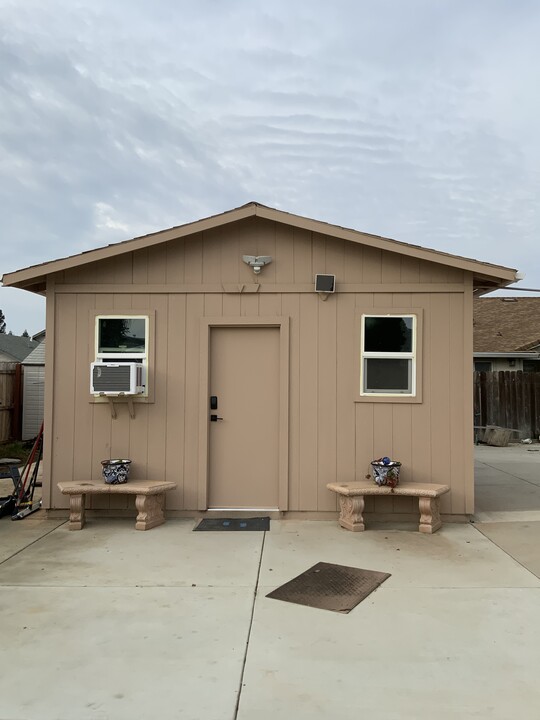 754 Moose Creek Way in Galt, CA - Building Photo