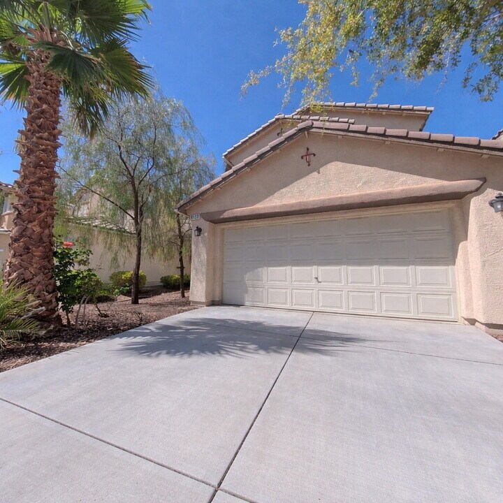 6593 Sunset Pines St in Las Vegas, NV - Building Photo