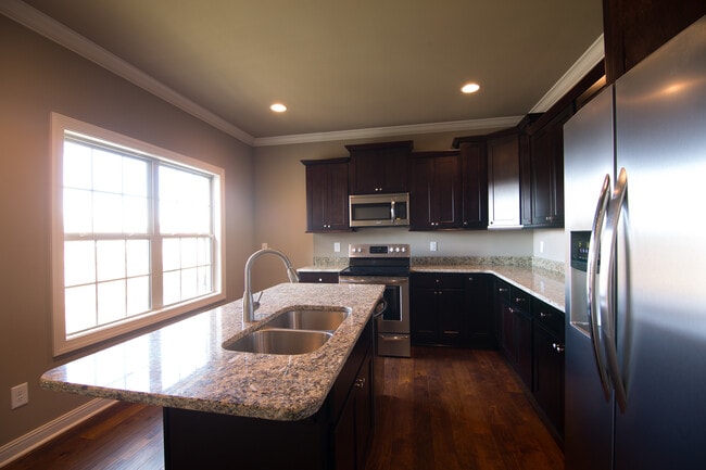 374 Big Station Camp Blvd in Gallatin, TN - Building Photo - Building Photo