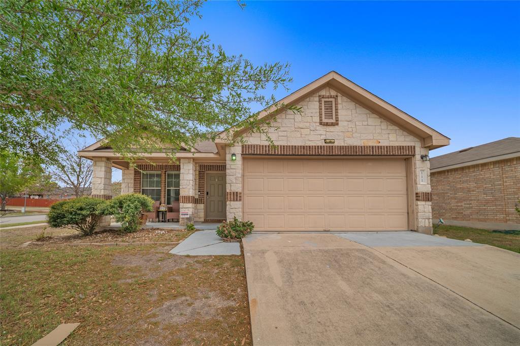 111 Lynn Crest Bend in Buda, TX - Building Photo