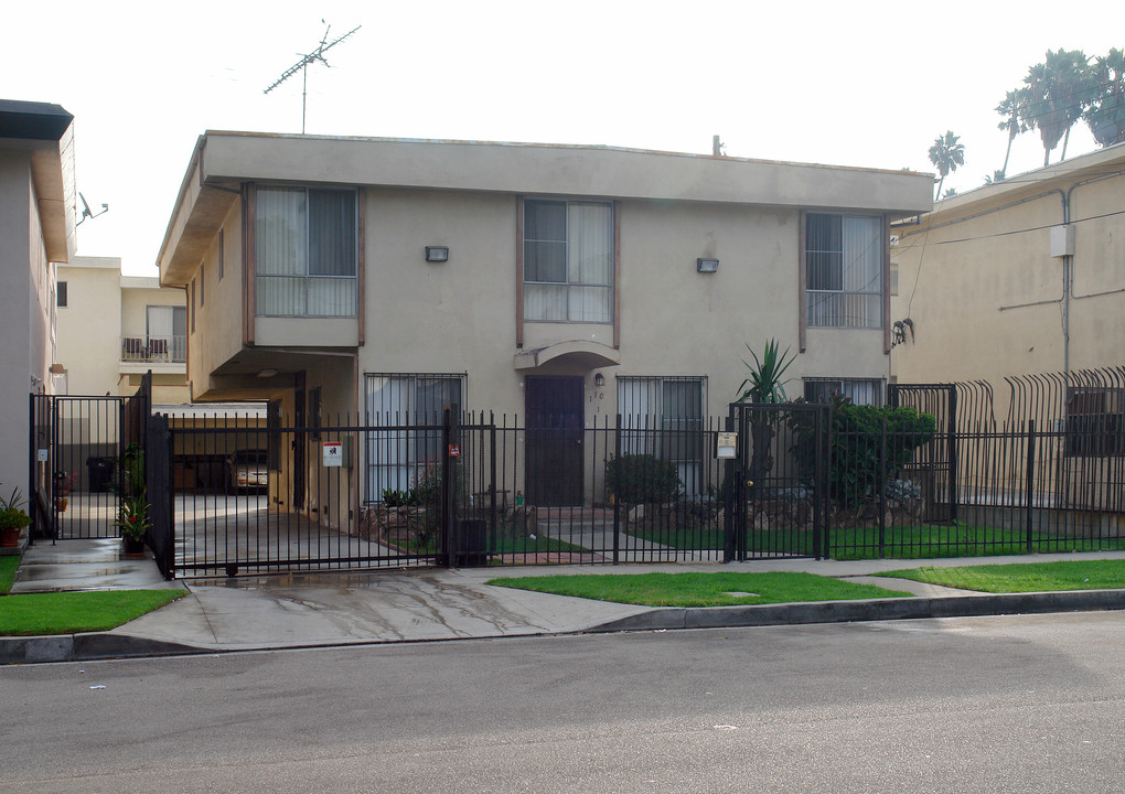 110 N Cedar Ave in Inglewood, CA - Building Photo