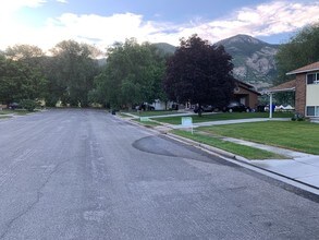 681 E 2300 N-Unit -1 in Ogden, UT - Building Photo - Building Photo