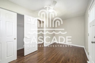 806 SW Lea Dr in Lee's Summit, MO - Building Photo - Building Photo