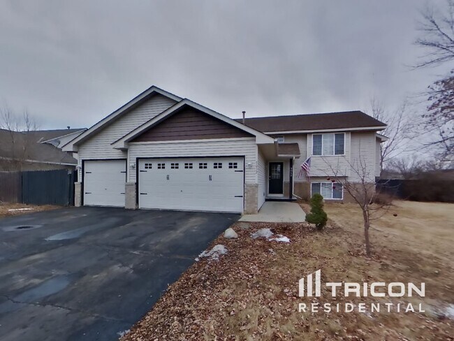 9052 Country Ave in Monticello, MN - Building Photo - Building Photo