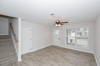1210 Cottonwood Dr in Clarksville, TN - Building Photo - Building Photo