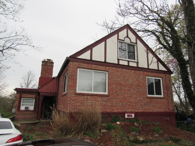 property at 3647 Ravenwood Ave