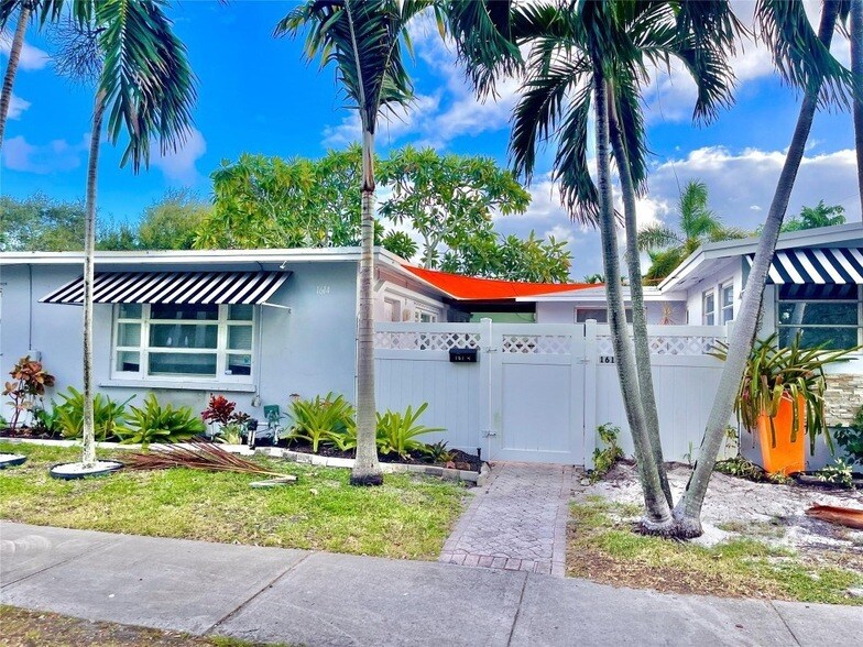 1614 NE 7th St, Unit Full 2 Bedroom Unit in Fort Lauderdale, FL - Building Photo