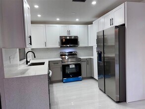 1681 NW 93rd Ave in Plantation, FL - Building Photo - Building Photo