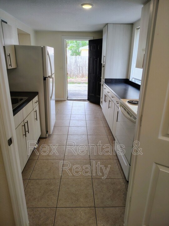 2219 21st Ave S in St. Petersburg, FL - Building Photo