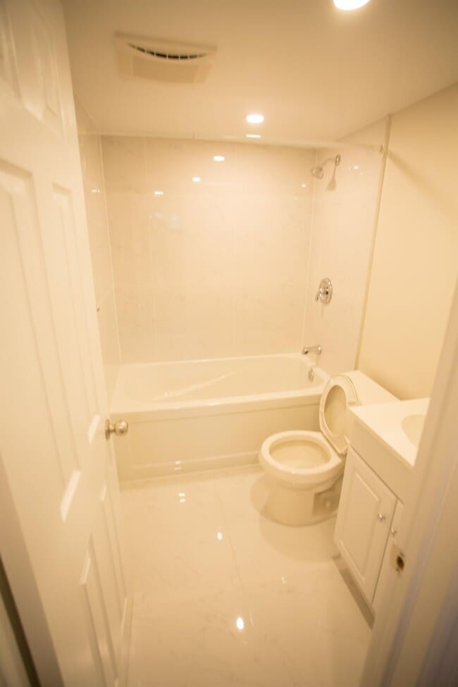 56 Gilroy Dr in Toronto, ON - Building Photo - Building Photo