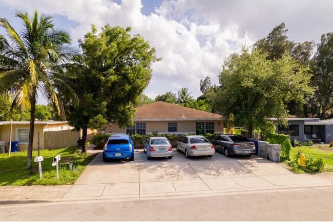 530 NE 34th St in Pompano Beach, FL - Building Photo - Building Photo