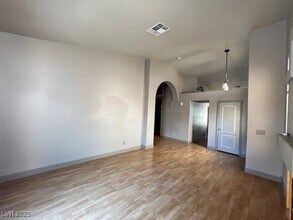 7645 Rockfield Dr in Las Vegas, NV - Building Photo - Building Photo