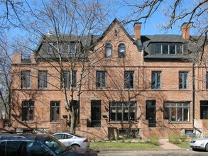 Alberta Rowhouse in St. Paul, MN - Foto de edificio - Building Photo