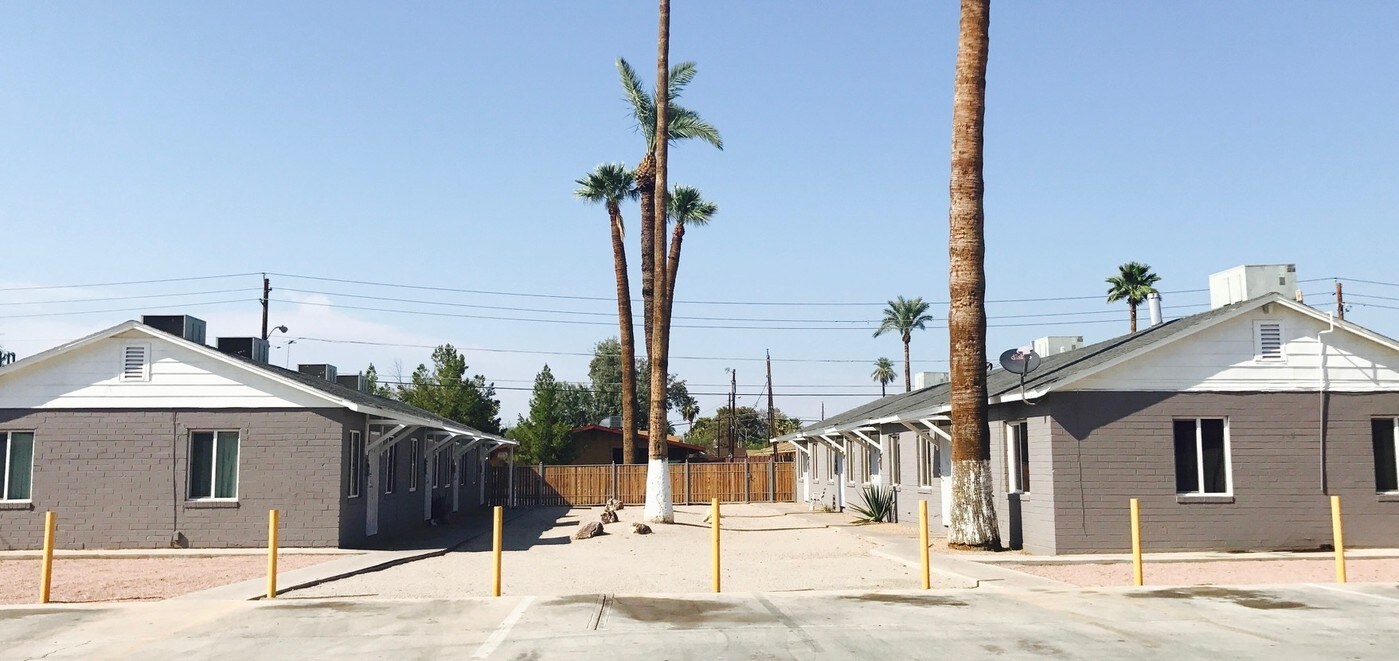 Turney Flats in Phoenix, AZ - Building Photo