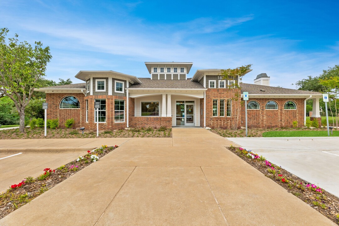 Sandy Creek Apartments in Bryan, TX - Building Photo