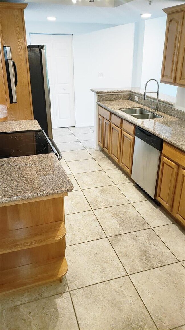 property at 3530 SW 22nd St