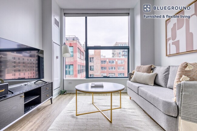 808 W Van Buren St