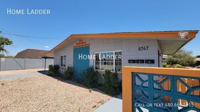 6747 N 26th Ave in Phoenix, AZ - Building Photo - Building Photo