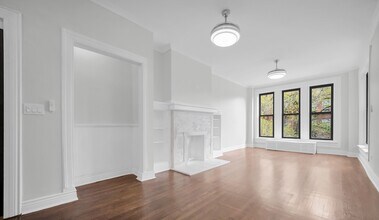 5132 S Drexel Ave, Unit #2 in Chicago, IL - Building Photo - Building Photo