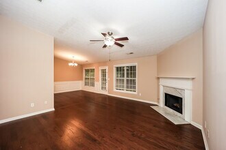 75 Bellaire Ln in Newnan, GA - Building Photo - Building Photo