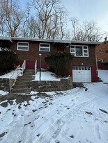 112-114 Pauline Pl in Pittsburgh, PA - Building Photo
