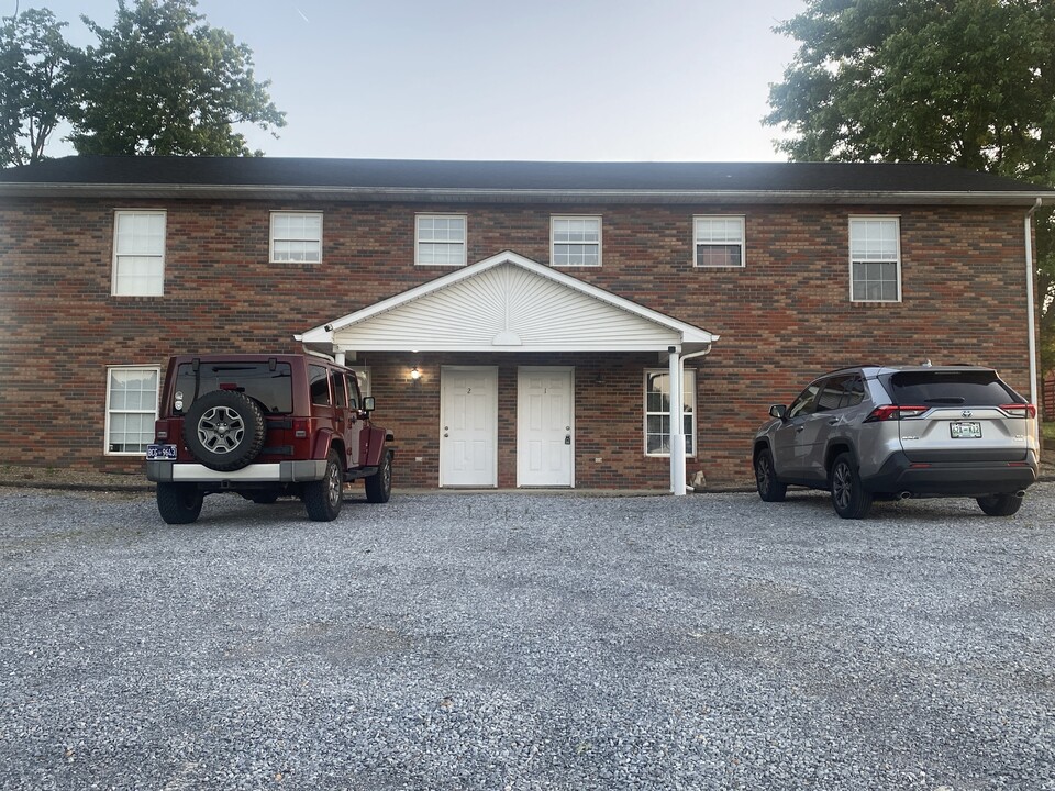 1030 Jim Fox Rd, Unit 1 in Greeneville, TN - Building Photo