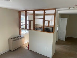 145 Main St, Unit 2 in Newmarket, NH - Building Photo - Building Photo