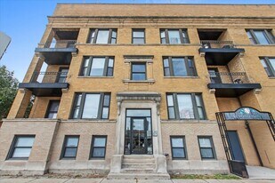 3706 N Sheffield Ave in Chicago, IL - Building Photo
