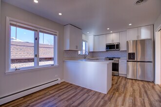5715 N Cicero Ave in Chicago, IL - Building Photo - Building Photo