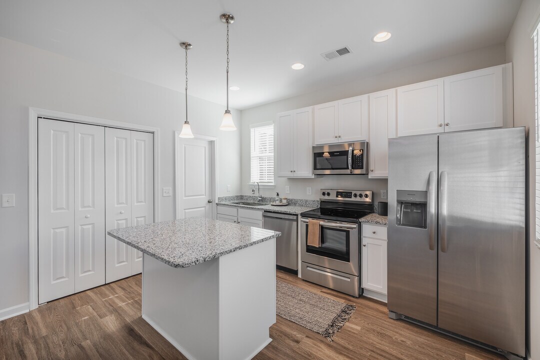 Swells Cottages in Murrells Inlet, SC - Foto de edificio