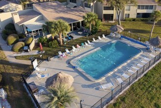 616 Windrush Bay Dr, Unit 616 in Tarpon Springs, FL - Building Photo - Building Photo