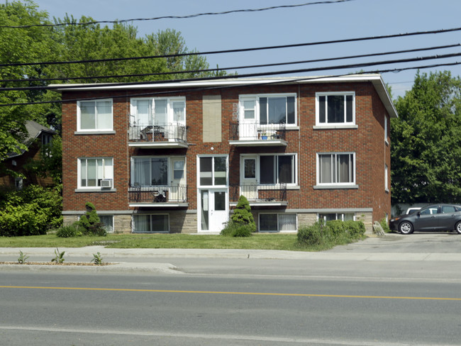 51 de la Grande-Côte in St-Eustache, QC - Building Photo - Primary Photo