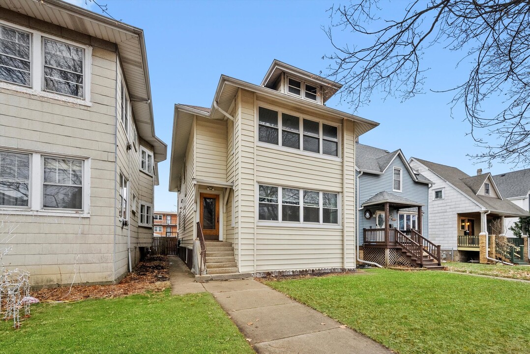 4735 N Kilbourn Ave in Chicago, IL - Building Photo