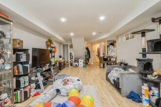 1228 W Glenlake Ave in Chicago, IL - Building Photo - Building Photo