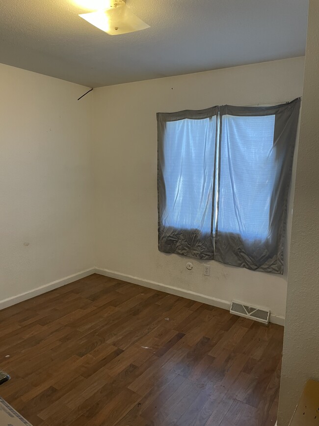 property at 476 S Paddock St