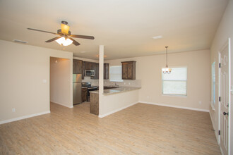 West Park Townhomes (Texas) in Weatherford, TX - Foto de edificio - Interior Photo