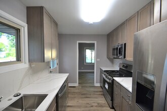 373 Nancy Ln in Wheeling, IL - Building Photo - Building Photo